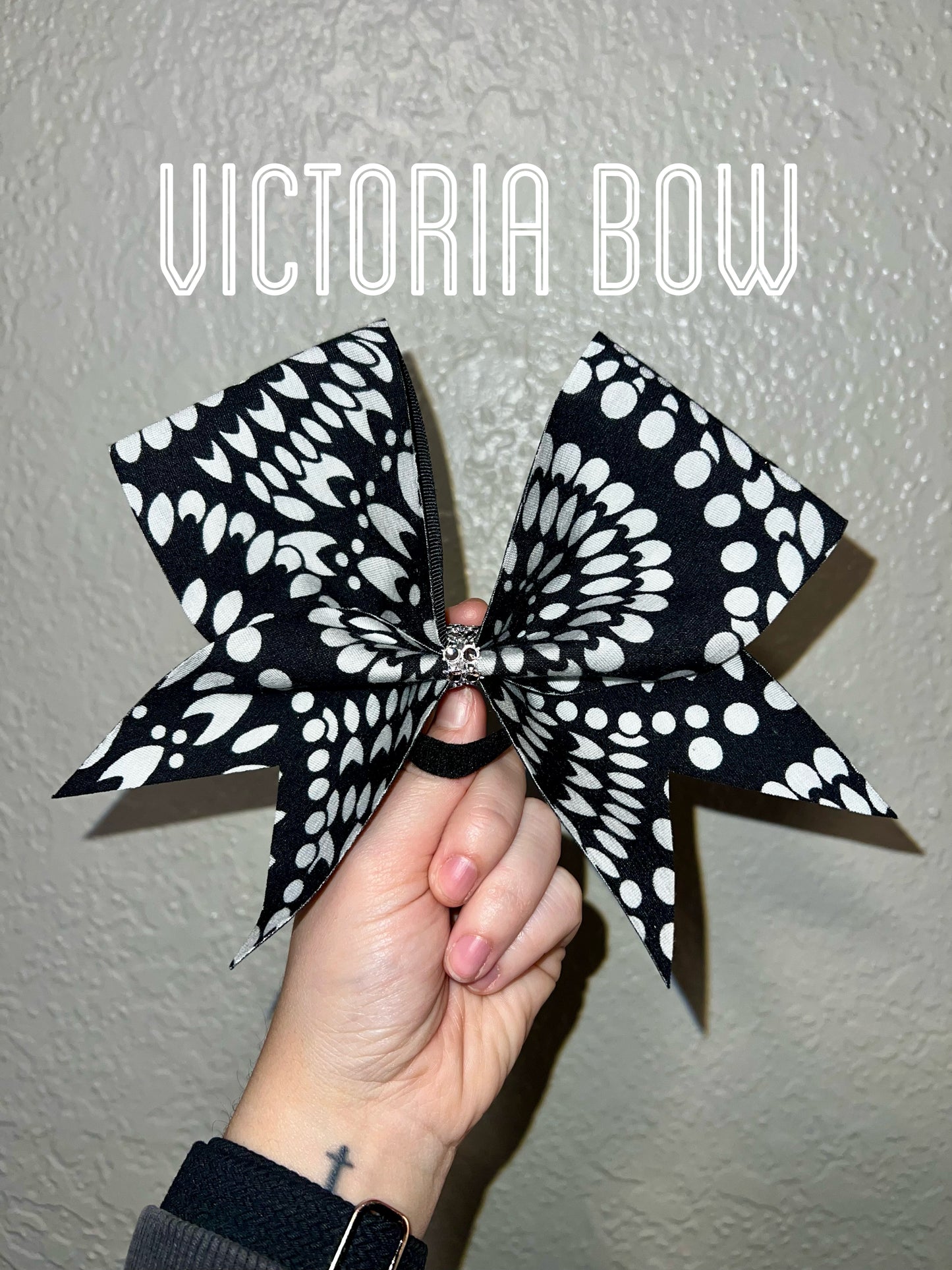 Victoria Bow